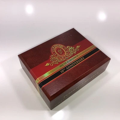 Caja de cigarros de madera vacía Perdomo 10 aniversario Sun Grown Super Toro 9x7x3 Foto 1 de 4
