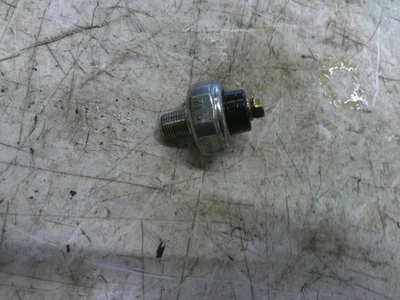 Sensor interruptor presión aceite Suzuki GSXR 750 1991-1992 Foto 1 de 4