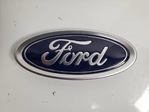 Emblema Ford 4" usado OEM - Imagen 1 de 9