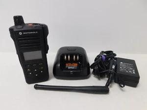Motorola APX4000 VHF 1 gałka M2.5 P25 cyfrowe przenośne radio ADP Tagi szyfrujące - Zdjęcie 1 z 3
