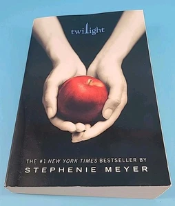 Twilight by Stephenie Meyer (2006, Trade Paperback) - Picture 1 of 5