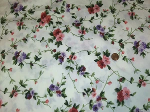 Stoff 2 und 1/2 Yards x 40 Zoll Breite kleine Blumen auf weißem Quilt Basteln Nähen - Bild 1 von 2