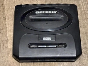 Solo sistema de consola Sega Genesis modelo 2 OEM MK-1631 probado funciona muy bien - Imagen 1 de 2