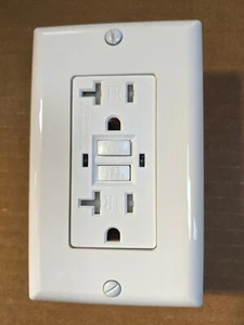 50 piezas Salida TR GFCI 20A Resistente a la Manipulación 20 Amp Blanco AUTOPRUEBA AUTO TIERRA GFI - Imagen 1 de 3