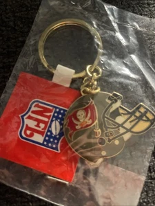 Llavero Tampa Bay Buccaneers NFL Peso Pesado Metal Equipo Logo - Imagen 1 de 2