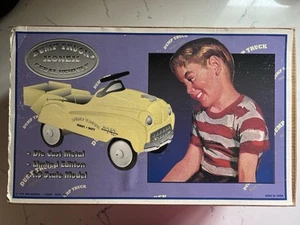 1995 XONEX NEW Die Cast Pedal Yellow Dump truck Limited Edition COA 230/10,000 - Picture 1 of 11