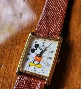 VTG Lorus Seiko Mickey Mouse Tank Style Watch Roman Numeral Dial Rectangle - Picture 1 of 10