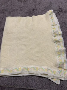 Manta bebé tejido gofre con borde arco iris amarillo de seguridad vintage rara - Imagen 1 de 5