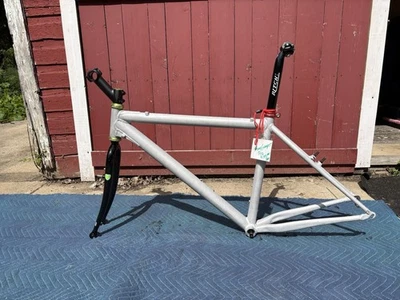 1999 Specialized Stumpjumper Pro W/NOS Tange cro-mo Fork Ritchey Post 18” - Image 1 of 4