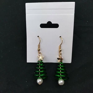 Spirale Weihnachtsbaum Tropfen Ohrhänger grün festlich Ohrringe durchbohrt goldfarben NEU  - Bild 1 von 3