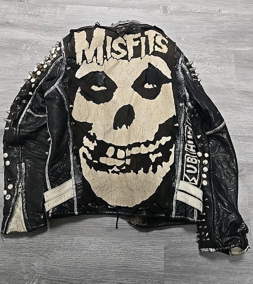 Chaqueta Misfits Hecha por Fan Made de finales de los 80 y principios de los 90 x Dead Kennedy (Pequeña) Foto 1 de 4