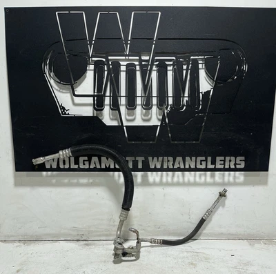 Línea de manguera de succión de CA de condensador a compresor a acumulador 97 Jeep TJ Wrangler Foto 1 de 4