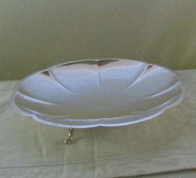 Pastel de plata/plato de frutas en los pies, estriado  Foto 1 de 4