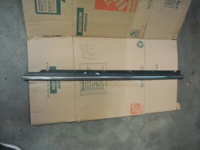 Audi A4 S4 2002-2004 conductor trasero izquierdo exterior ventana ranura sello Foto 1 de 4