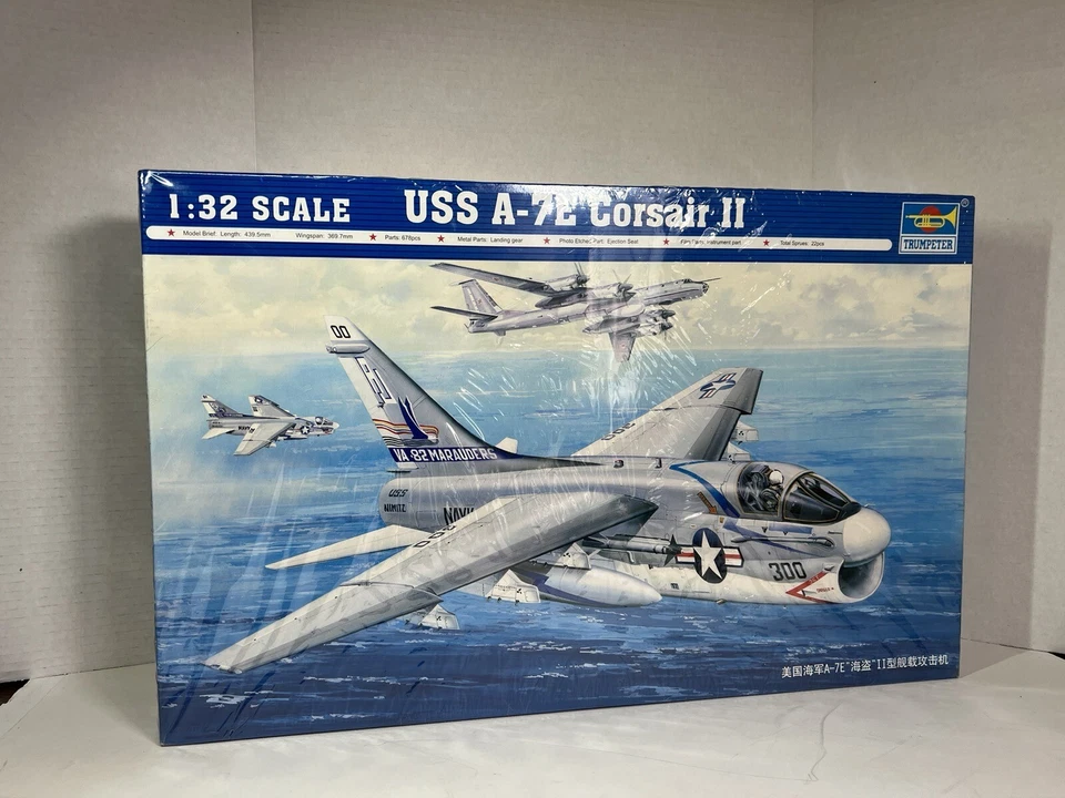 Trumpeter A-7E Corsair II 1:32 Aircraft - White (02231)