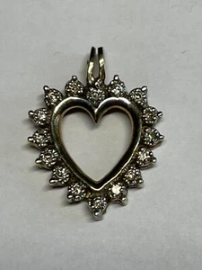 Lovely 9 Carat Yellow Gold DIAMOND SET HEART PENDANT - Picture 1 of 6