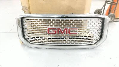 OEM Grille For Yukon Xl 1500 Assy Slvr-Chrm W-Emblem Pitted - Image 1 of 4