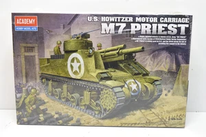 Segunda Guerra Mundial U.S. Howitzer M7 Priest US Motor Carriage Escala 1/35 Modelo Kit Nuevo Sellado - Imagen 1 de 8