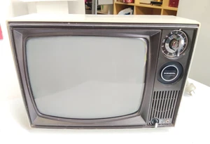 Televisión CRT portátil vintage escasa de General Japan (Fujitsu) - funciona - AF - Imagen 1 de 12