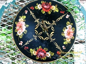 ANTIGUA BANDEJA DE SERVIR DE TOLE DE ESTAÑO NEGRO DE COLECCIÓN FLORES PINTADAS A MANO - Imagen 1 de 5
