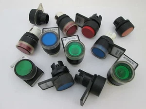 12 X PUSH BUTTON RED BLUE GREEN YELLOW - Picture 1 of 1