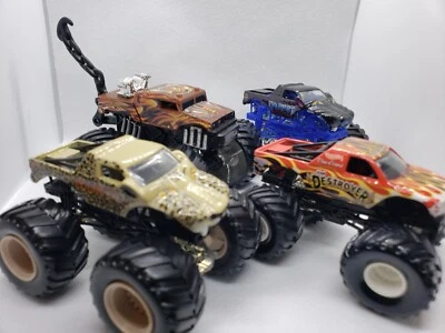 Pacote de brinquedos Monster Truck die cast | Quatro caminhões ótimo estado - Imagem 1 de 4