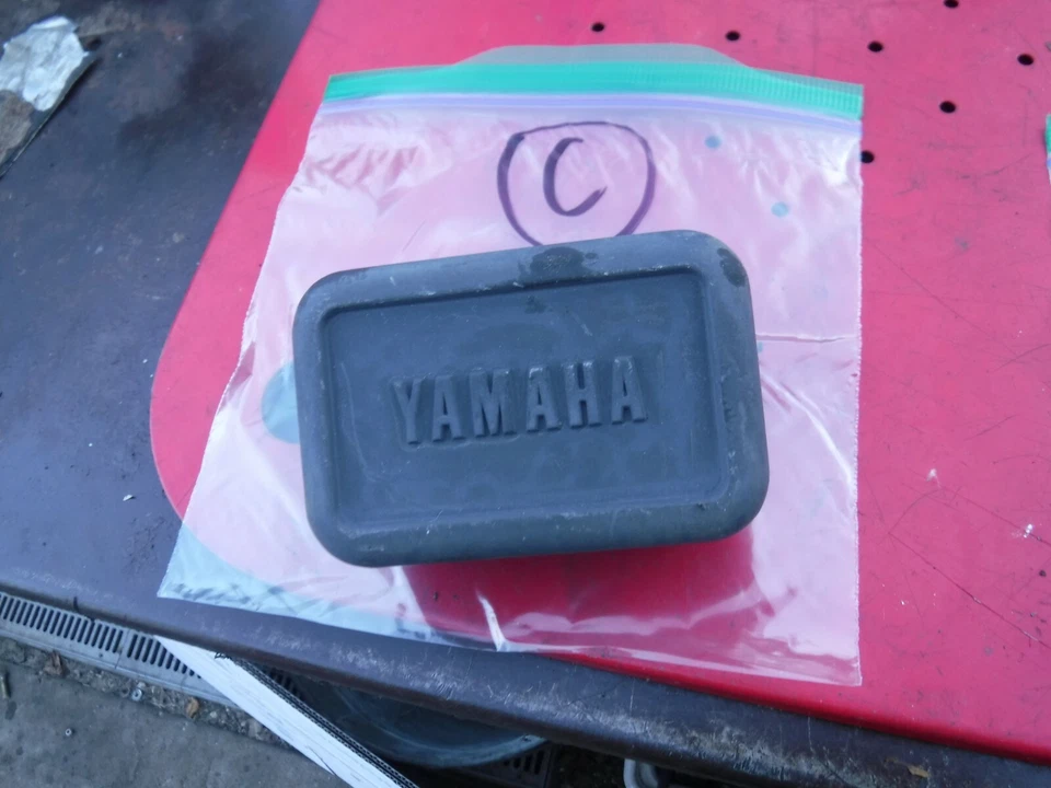 78-79 YAMAHA 340 ENTICER snow parts: HANDLEBAR TOPPER plastic #C - Image 1 of 1