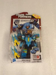 Transformers Generations 30th Anniversary Thrilling 30 Deluxe Class Nightbeat - Picture 1 of 2