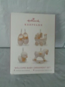 Hallmark 2018 - Welcome Baby (4) piezas conjunto de adornos - Imagen 1 de 1