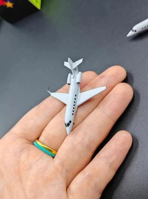  3D printing of Gulfstream G200 model at a scale of 1/400, mounted on 2 frames - Image 1 of 4