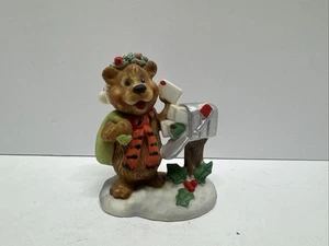 1977 suzzy's zoo -Bear in Santa's Hat delivering Mail - Picture 1 of 3