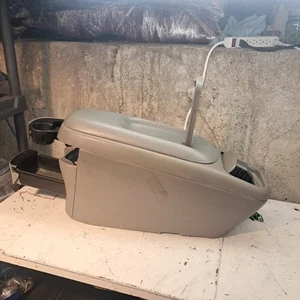 Center console grey complete Chevy truck 88 89 90 91 92 93 94 95 96 97 98 READ - Picture 1 of 15