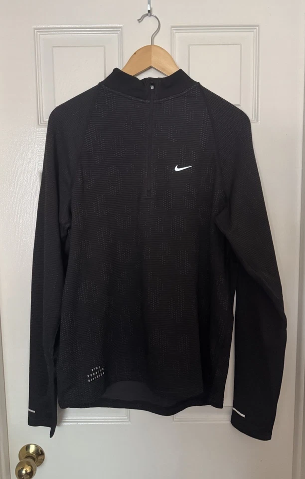 Nike Pinnacle Running Division Water Repellent Black Top Men’s Large FZ1121-010