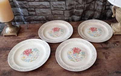 Robinhood Royal Sebring China Inc. Dinner Plates Tropical Island Flower 22k Gold - Image 1 of 4