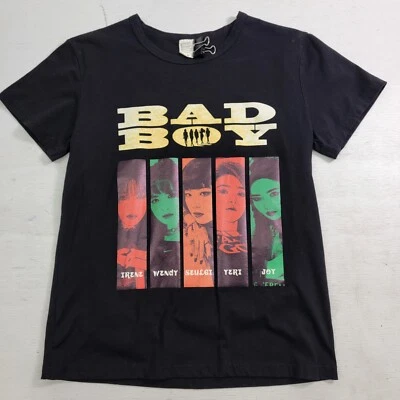 K-Pop Niñas Grupo TERCIOPELO ROJO Bad Boy Camiseta Negra Manga Corta Usada en Excelente Condición Para hombres Talla S Foto 1 de 4