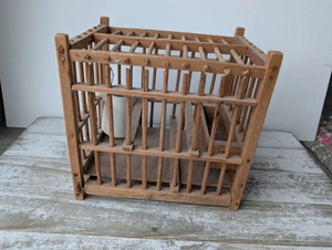 Antigua jaula canaria de madera de minero de carbón de la época victoriana con alimentador de porcelana siglo XIX - Imagen 1 de 15