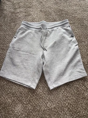 Moncler Sweat Jogger Shorts 100% Authentic NWOT Gray With Stripes On Side Size M — 第 1/4 张图片