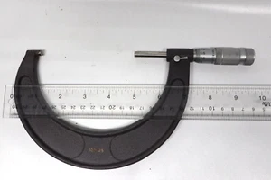 BROWN & SHARPE Metric Micrometer, 100 - 125 mm, - Picture 1 of 5