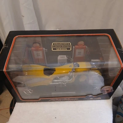 Arlen Ness Diecast Yellow Stalgia Motorcycle 1/6 Collector's Limited Edition NIB - Image 1 of 4