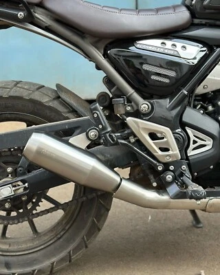 SILENCIADOR ESCAPE ACERO INOXIDABLE ACABADO MATE APTO PARA TRIUMPH SCRAMBLER 400 X Foto 1 de 4