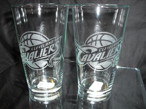 CLEVELAND CAVALIERS ETCHED LOGO (2) 16 OUNCE PINT GLASSES NEW Cover