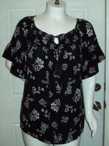 Size 14W Black & white floral w/ elastic neckline w/ ruffle on hem of sleeve Top - Picture 1 of 3