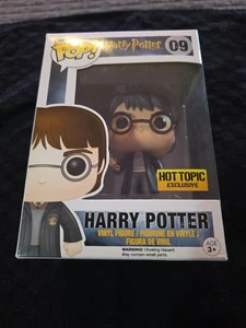 Funko Pop! Vinyl: Harry Potter - Harry Potter (w/ Gryffindor's Sword) - Hot... - Picture 1 of 6