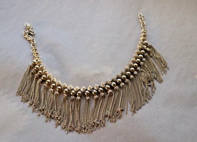 Collar babero vintage de los años 50-60 con flecos en tono dorado • Borlas de cadena pesada declaración Foto 1 de 4