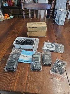 Baofeng UV-5R Dual-Band V/UHF FM Transceiver Amateurfunk Zwei-Wege Funkscanner - Bild 1 von 8