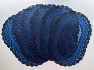VTG 12x18” Vinyl Decorative Doily/Lace Trim Design Kitchen Placemats, Set of 6 - Picture 1 of 8