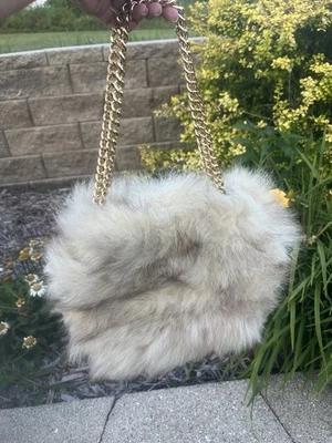 Precioso monedero de piel vintage con cadena dorada Foto 1 de 4