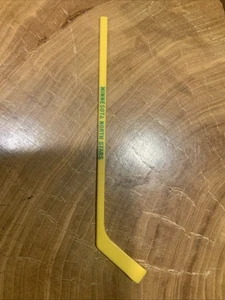 RARO MINNESOTA NORTH STARS OBSERVATORY CLUB Bar Stir Stick (amarillo) NHL #1500 - Imagen 1 de 4