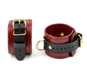 Handcrafted Premium Scarlet Red Leather WRIST Cuffs with Gold Hardware Cf3WScarl - Bild 1 von 3