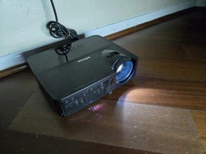 InFocus IN126 WXGA DLP 3200 ANSI Lumens HDMI Projector with the Ceiling Mount - Picture 1 of 22